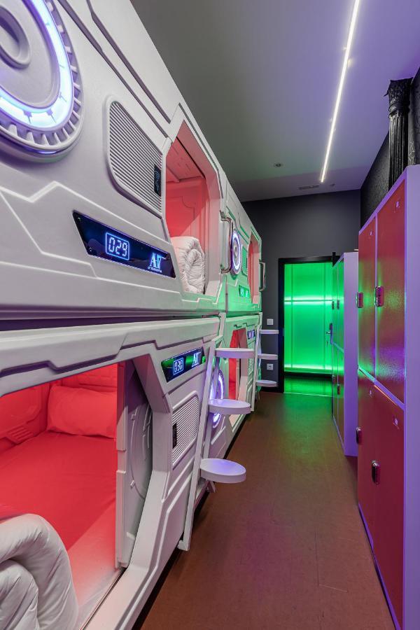 Art Seven Hostel Capsules Madrid Exteriér fotografie